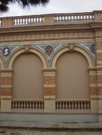 Velazquez Palace closeup